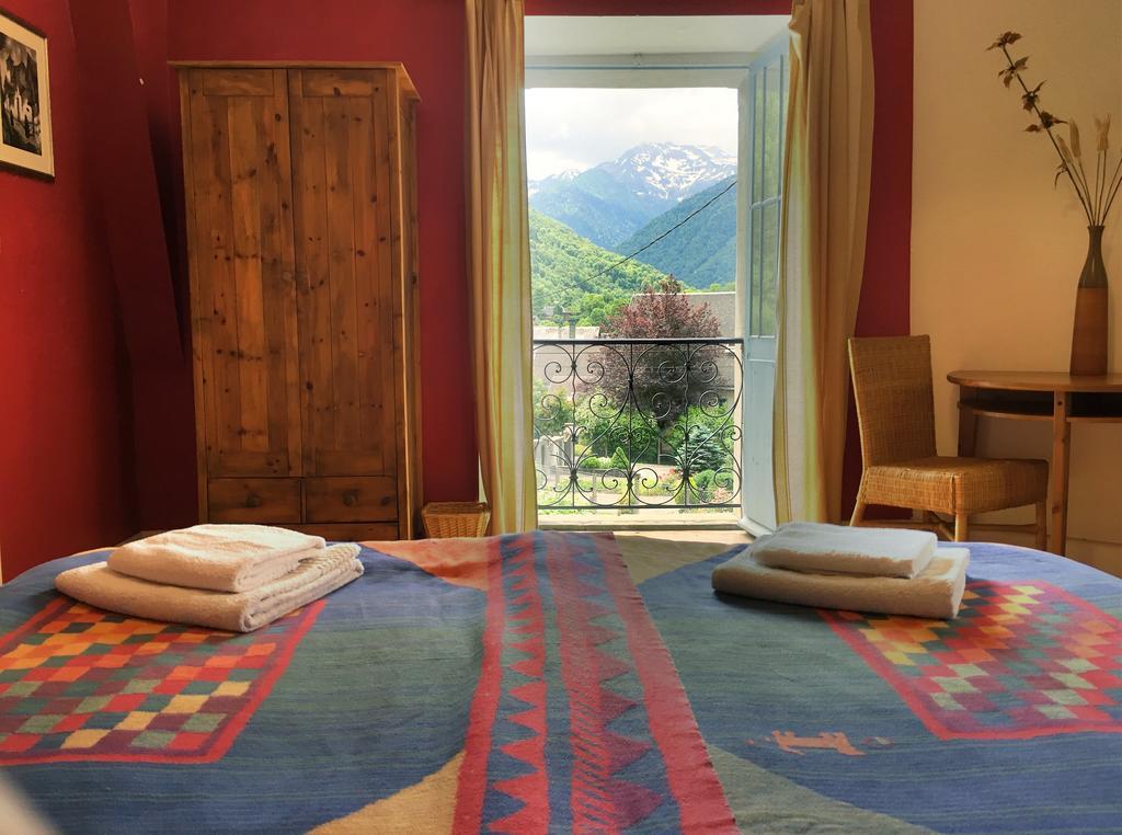 Papilio Bed & Breakfast Montauban-de-Luchon Exterior photo